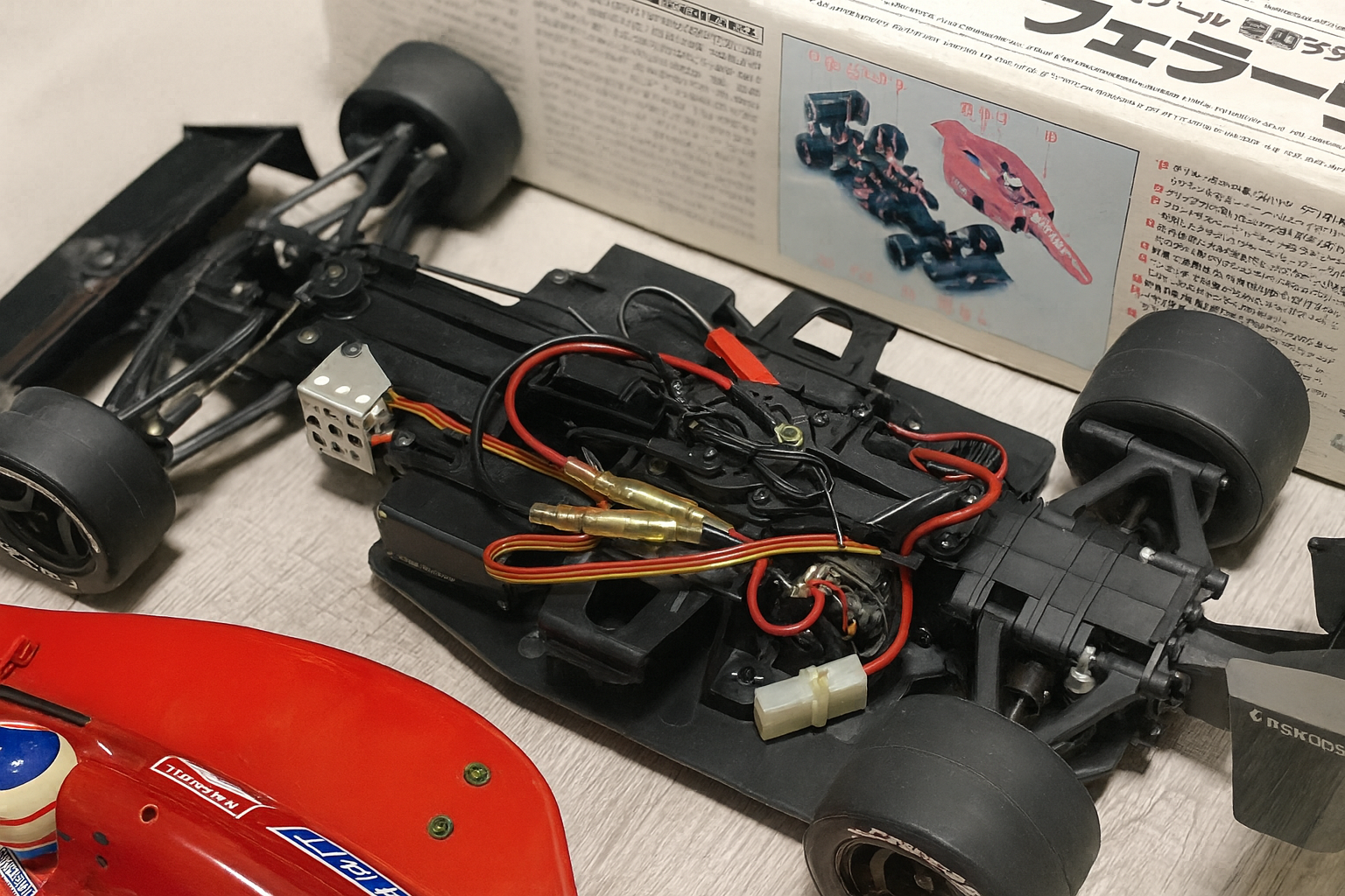 Rare Kyosho Ferrari F189 1/10 RC Formula Car – Vintage 1990s Collector Model with Futaba