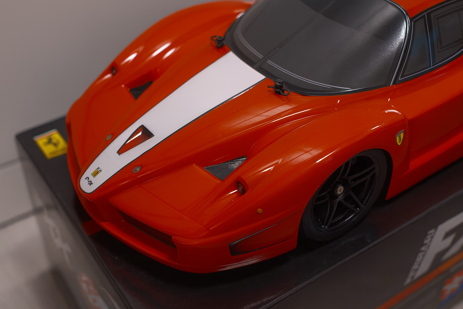 🏎️ Tamiya Ferrari FXX 1/10 RC Car – Rare Finished Body Version with Box & Manual