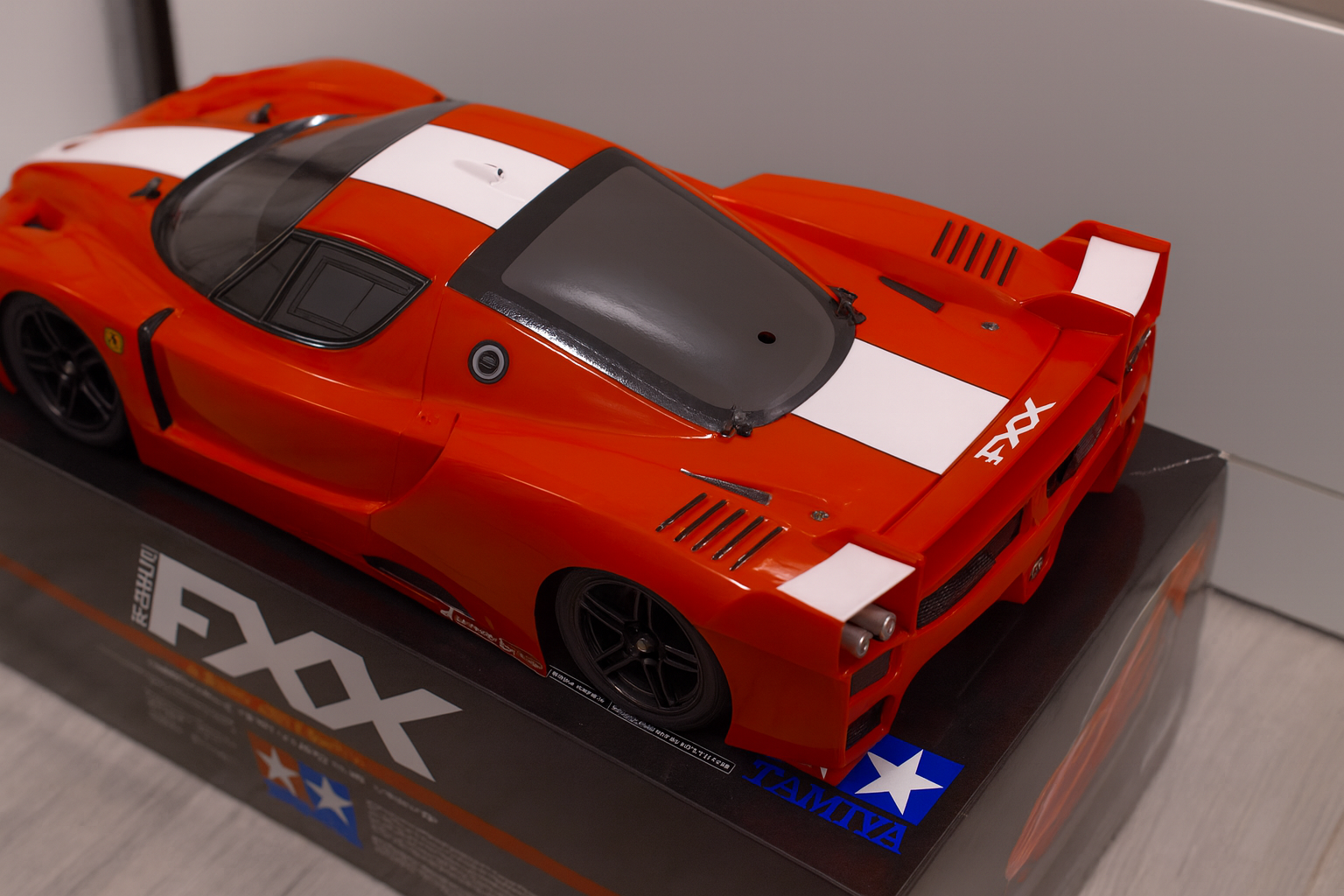 🏎️ Tamiya Ferrari FXX 1/10 RC Car – Rare Finished Body Version with Box & Manual