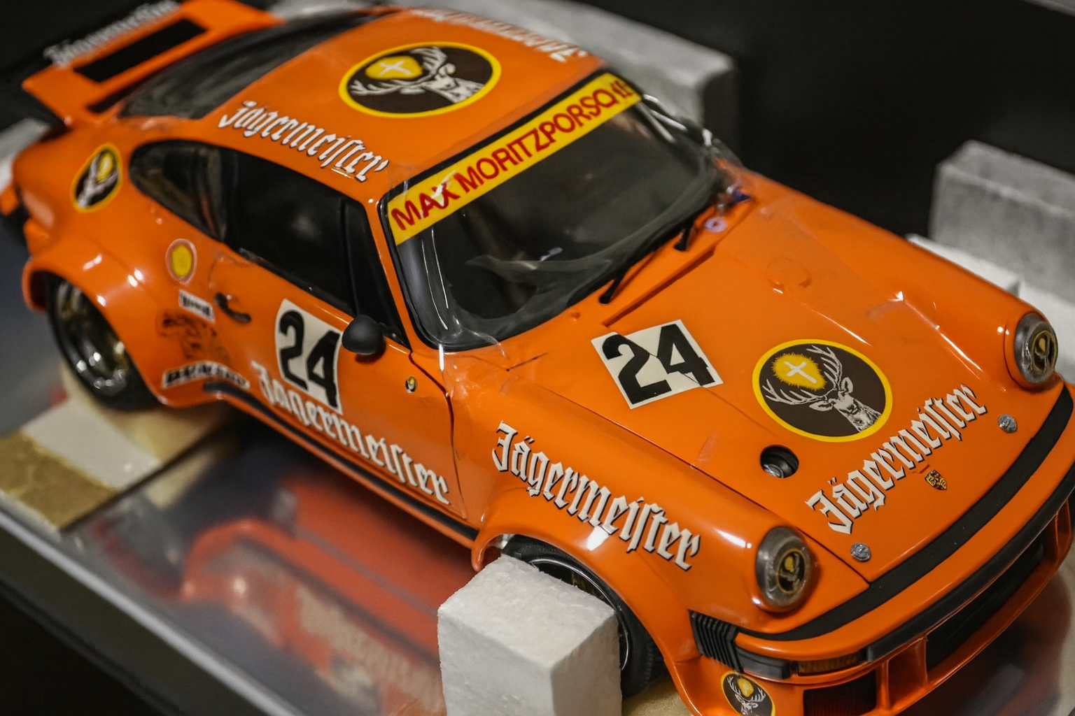 Tamiya Porsche 934 RSR 1/12 Scale Deer Horn Livery – Rare Finished Model with Mirror Display Base