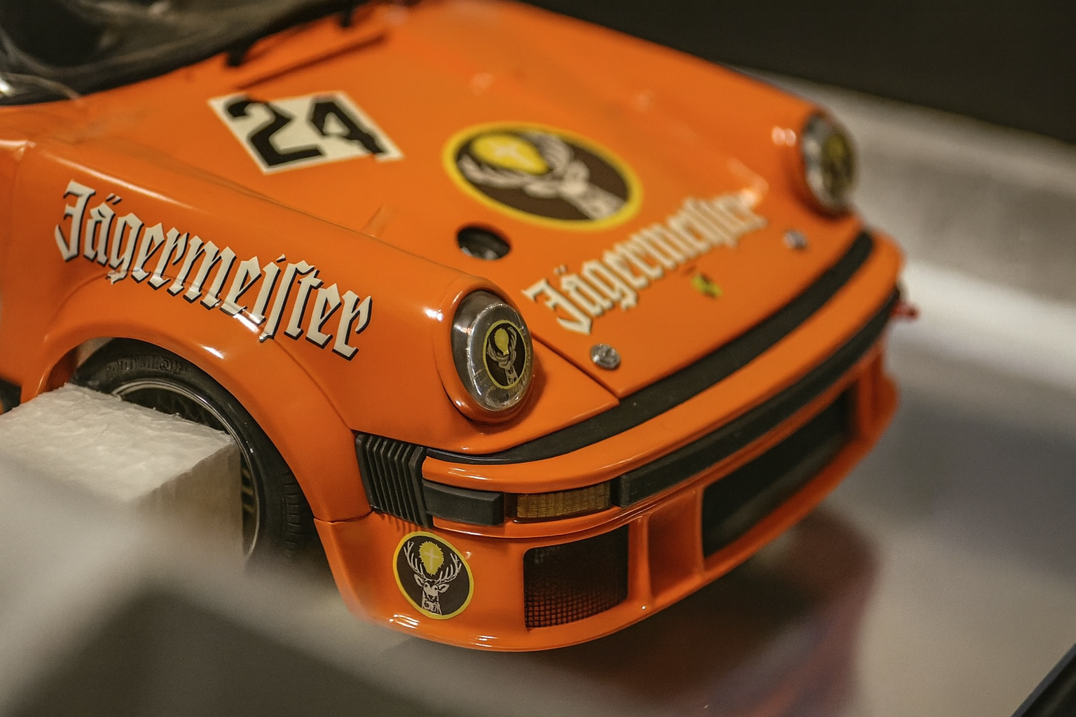 Tamiya Porsche 934 RSR 1/12 Scale Deer Horn Livery – Rare Finished Model with Mirror Display Base