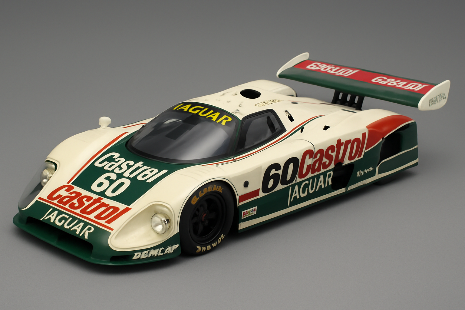 RAR 1/8 Jaguar XJR-9 Castrol Le Mans 1988 Champion V12 – Real Art Replicas Resin Model | Ultra Rare Collector’s Edition