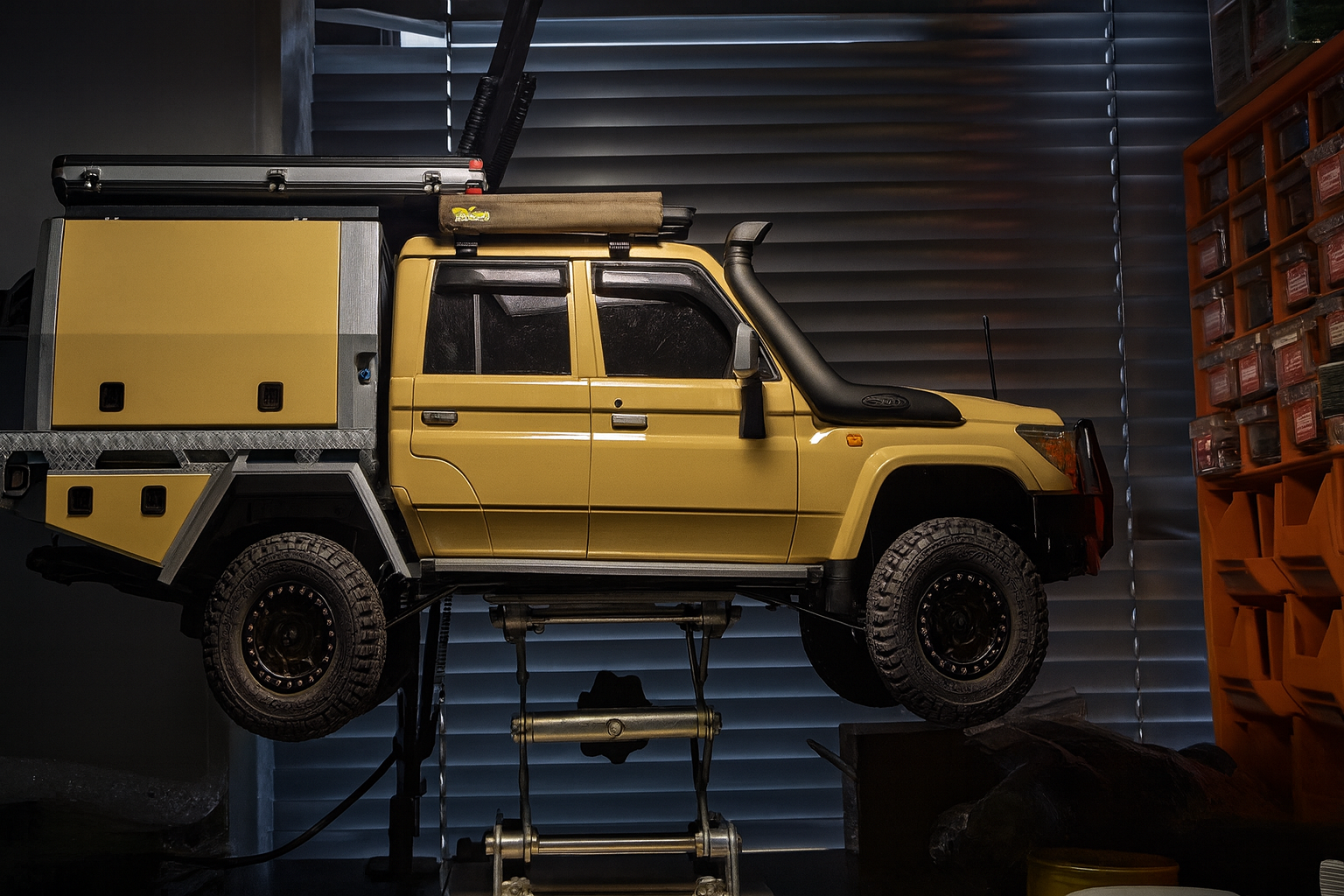 Toyota Land Cruiser 79 RTR — 1/10 Scale RC Crawler with Functional Tailgate & Drawers