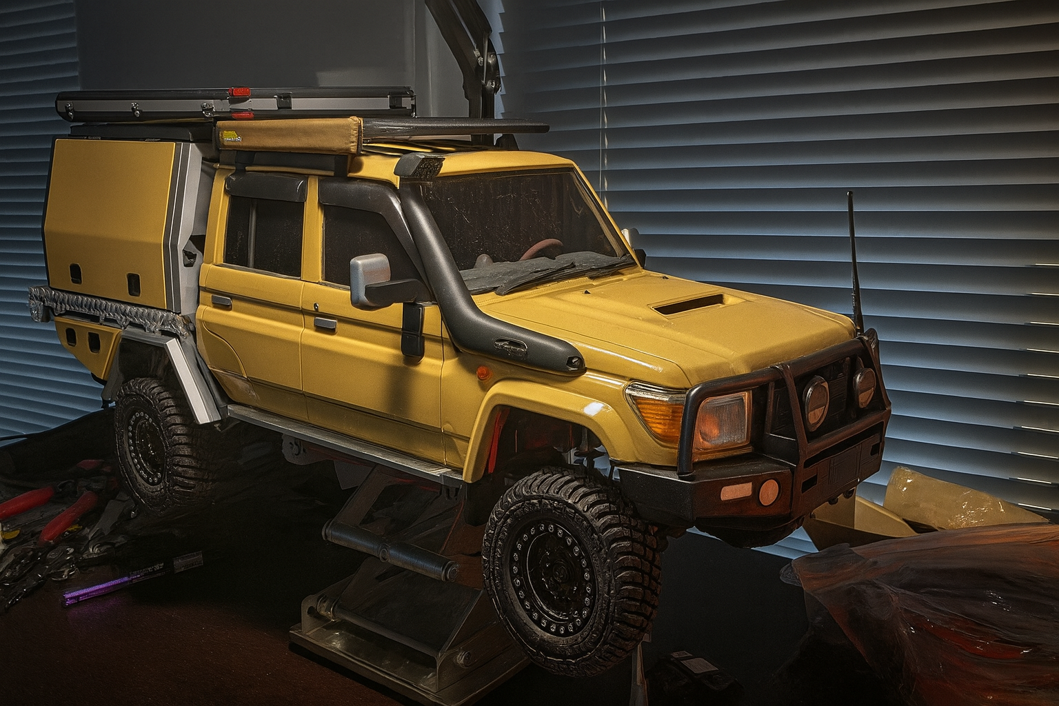 Toyota Land Cruiser 79 RTR — 1/10 Scale RC Crawler with Functional Tailgate & Drawers