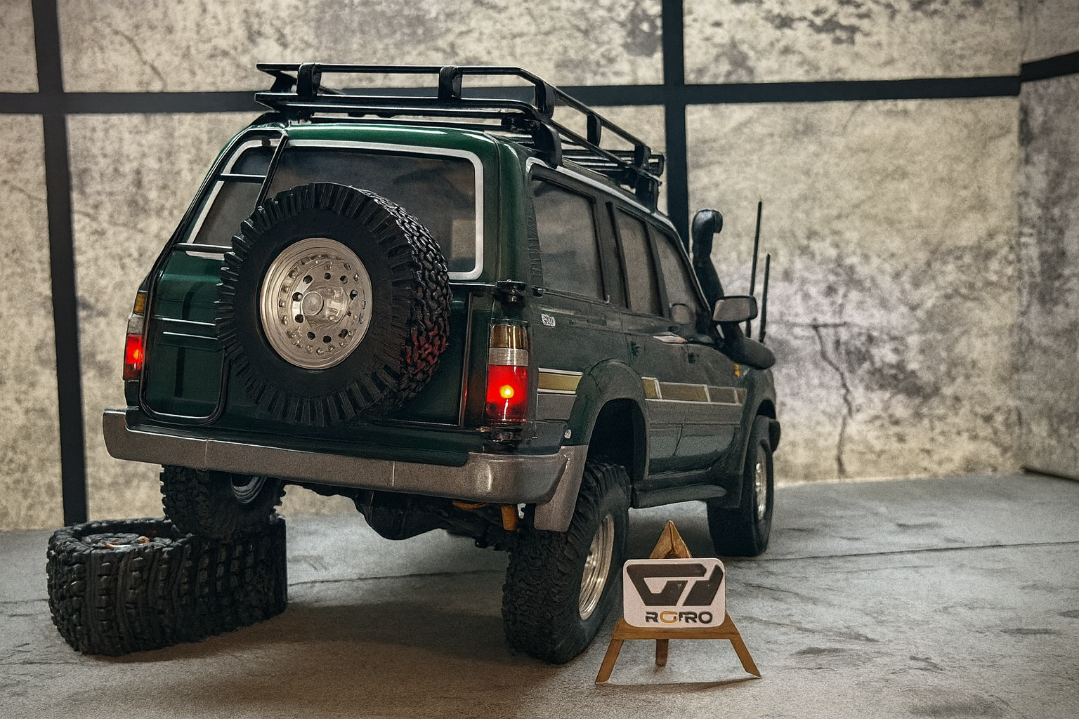 Toyota Land Cruiser LC80 RTR — 1/10 Scale Full Build RC Crawler with Interior, Metal Bumpers & LED Lights