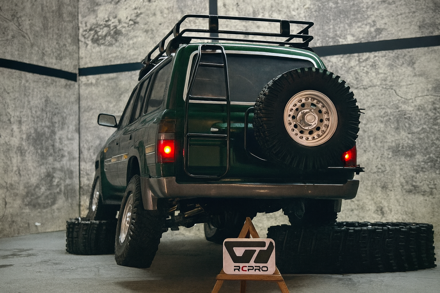 Toyota Land Cruiser LC80 RTR — 1/10 Scale Full Build RC Crawler with Interior, Metal Bumpers & LED Lights