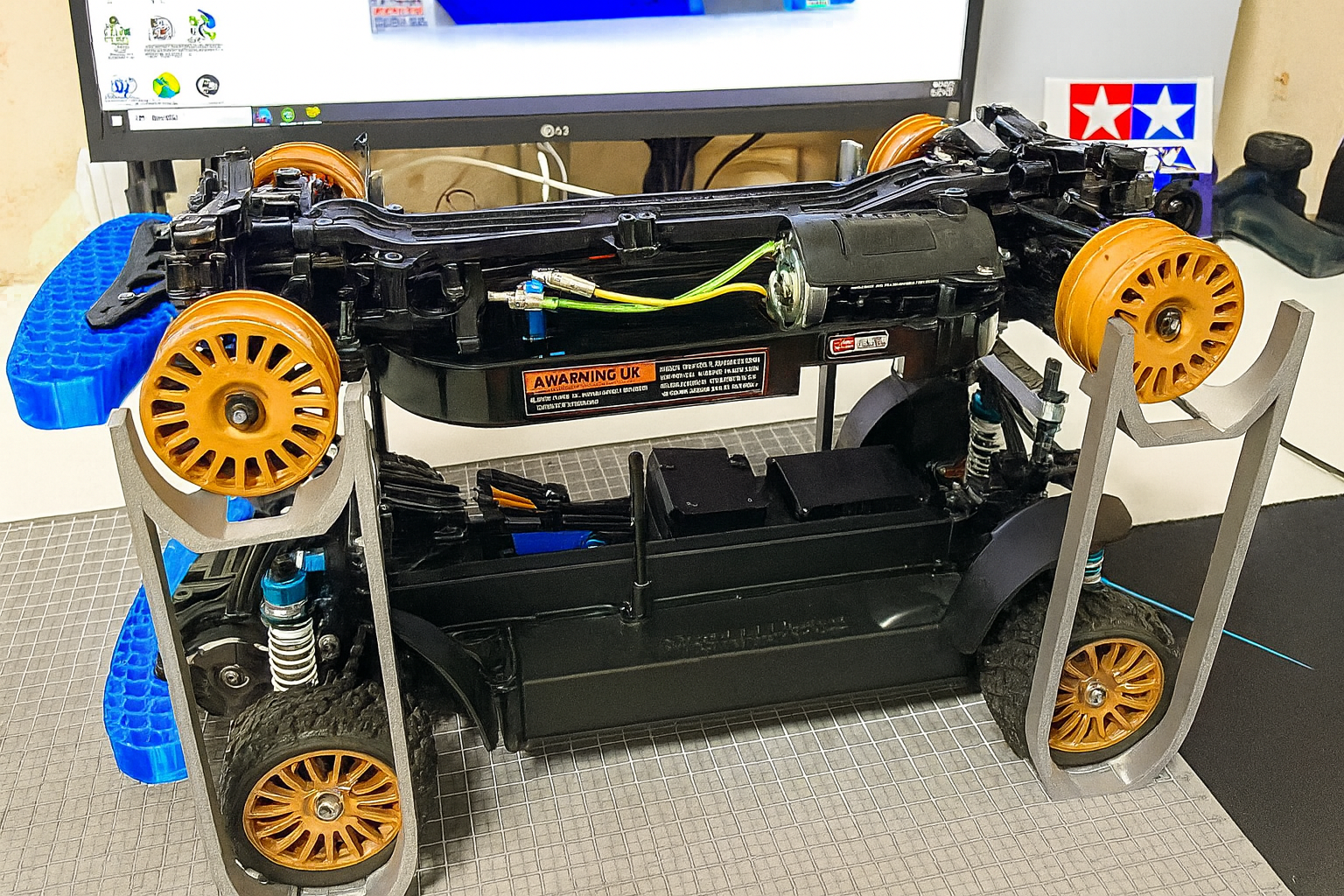 RC Car Maintenance & Display Stand – Foldable Storage Base | 1/10 Touring, Rally, Drift | TAMIYA, Kyosho, XRAY Compatible