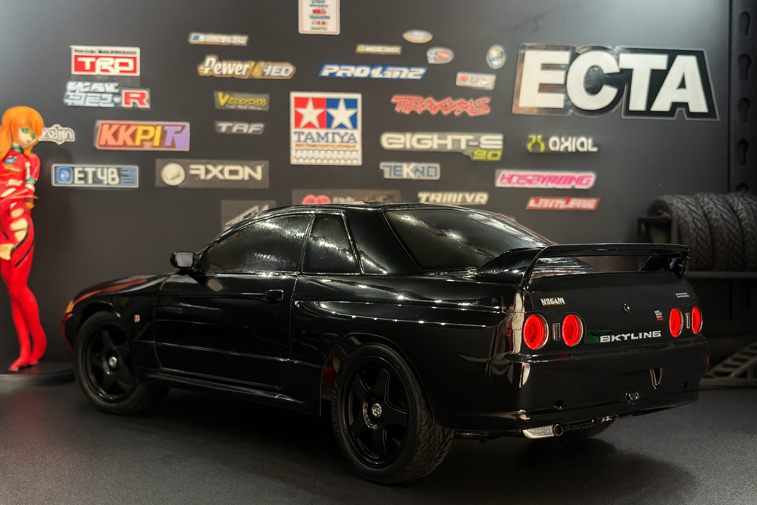 Tamiya Nissan Skyline R32 – 1/10 RTR JDM RC Car with Realistic LED Lights (Headlights & Taillights)
