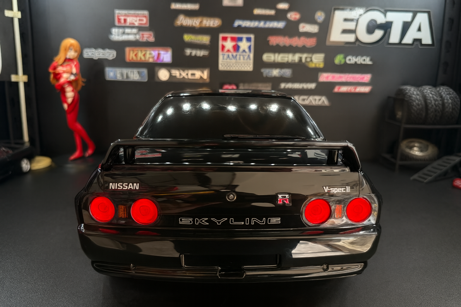 Tamiya Nissan Skyline R32 – 1/10 RTR JDM RC Car with Realistic LED Lights (Headlights & Taillights)